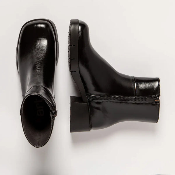 ART Varsovia Shiny Black