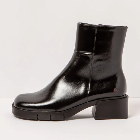 ART Varsovia Shiny Black
