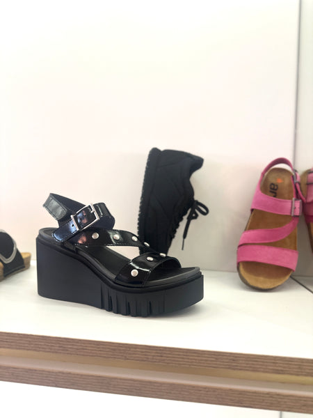 ART Catania Studs (last size: 39!)