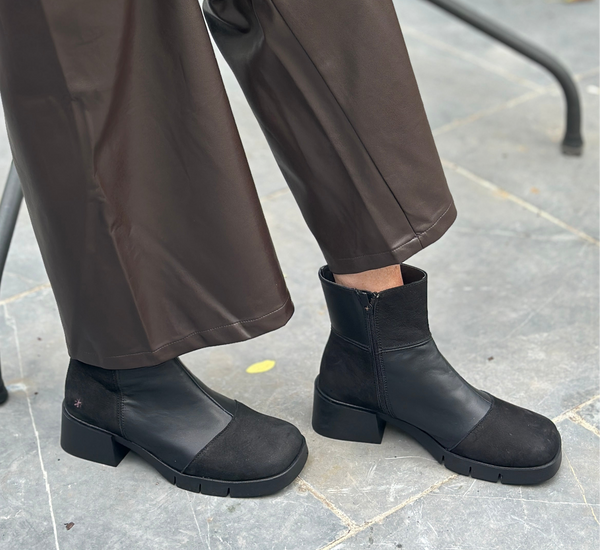 ART Varsovia Multi Black