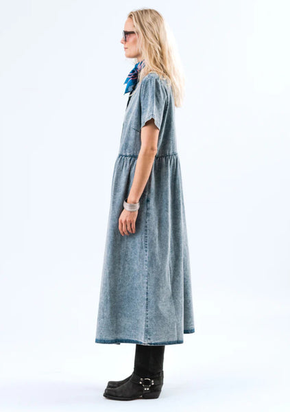 LOLLY'S LAUNDRY Aliya Maxi Dress Washed Denim