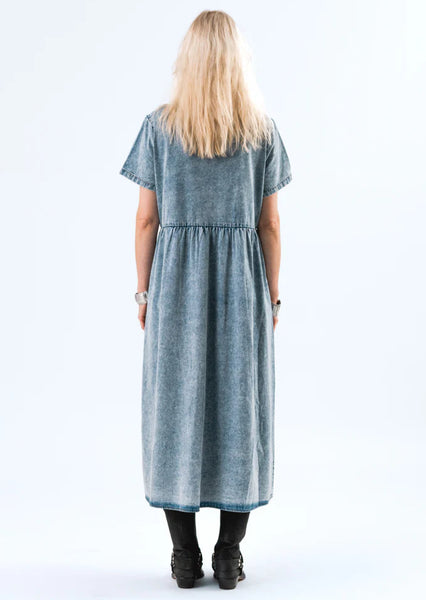 LOLLY'S LAUNDRY Aliya Maxi Dress Washed Denim