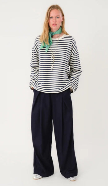 LOLLY'S LAUNDRY Demi Sweatshirt