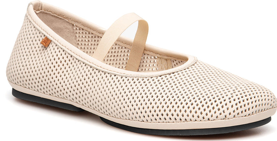 EL NATURALISTA Essence Perforada Cream (last size: 39!)
